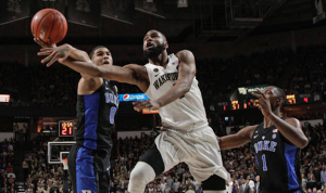 Keyshawn Woods lays it up
