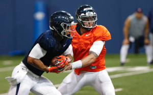 Jordan Ellis runs the ball