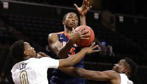 Mamadi Diakite rebounds