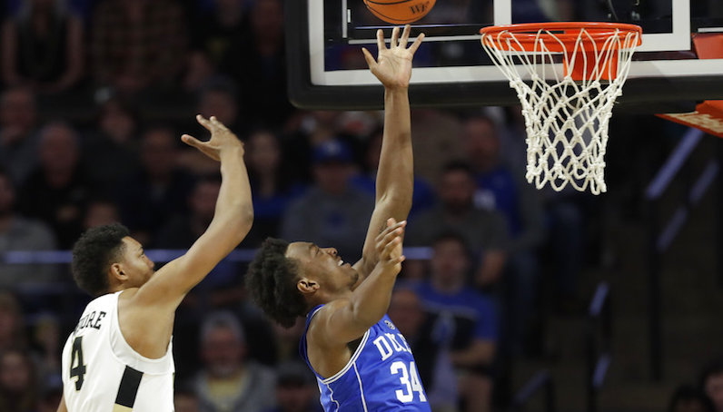 Wendell Carter scores