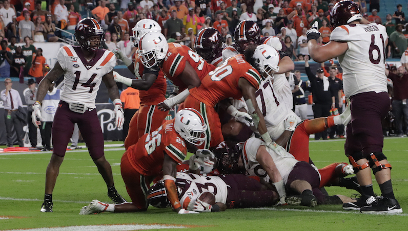 Miami Hurricanes move up in AP poll despite bye week